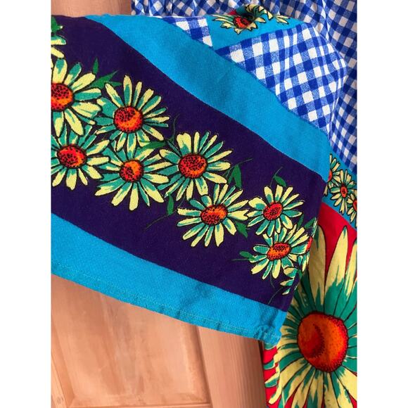 Vintage 1960’s flare flower pants size small with blue checkers - Picture 10 of 12